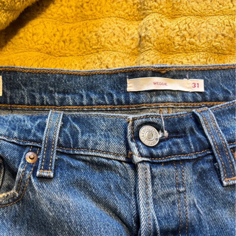 Levi's Women's Straight Leg Wedge Jean - Picture 3 of 7